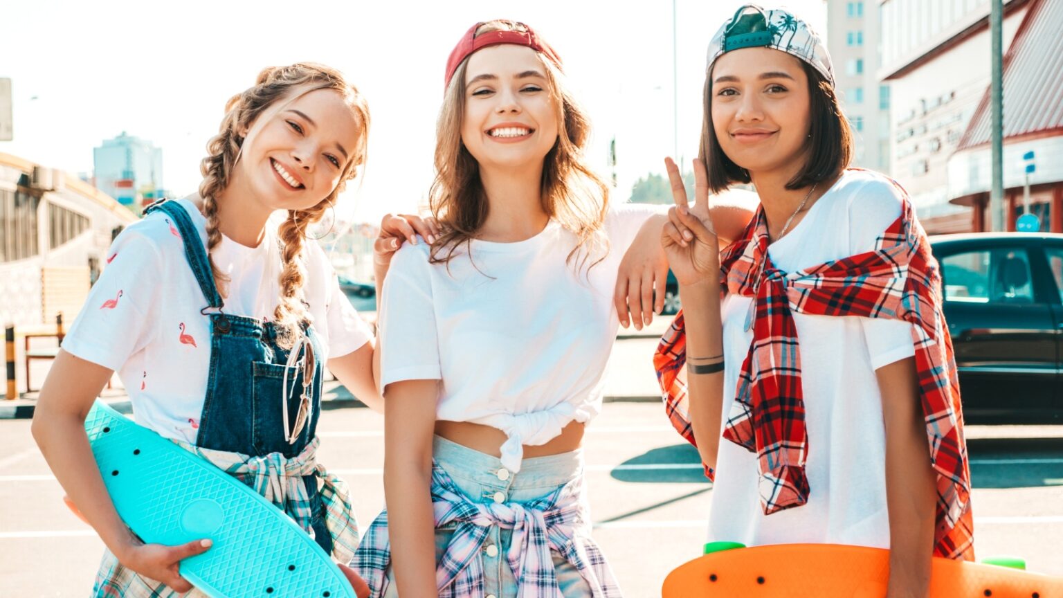 Fashion Tips for Teens: How to Get the New Look in 2024 - Savingpounds